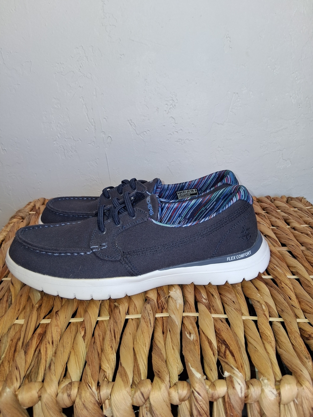 Skechers Women's Sz 7 Navy Canvas Lace-Up Boat Shoes with White Sole - Picture 4 of 7